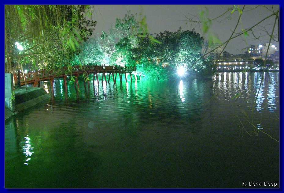 Hanoi Hoan Kiem Lake at night-159