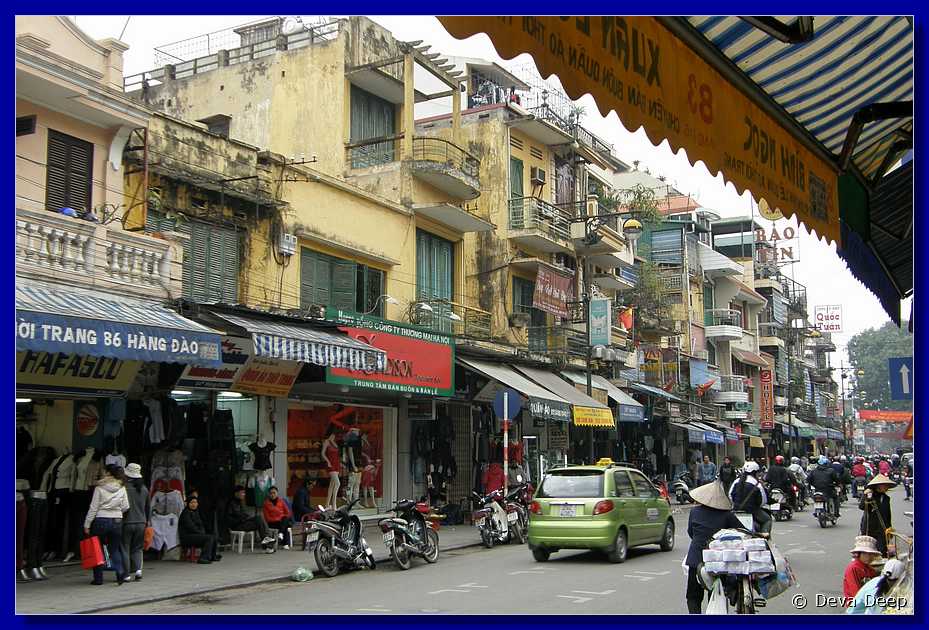Hanoi Old quarter streets-women-011