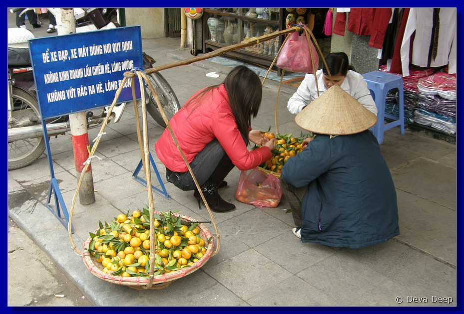 Hanoi Old quarter streets-women-013