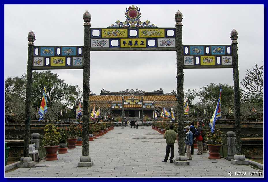 Hue Forbidden Purple City Ngo Mon gate-view-077