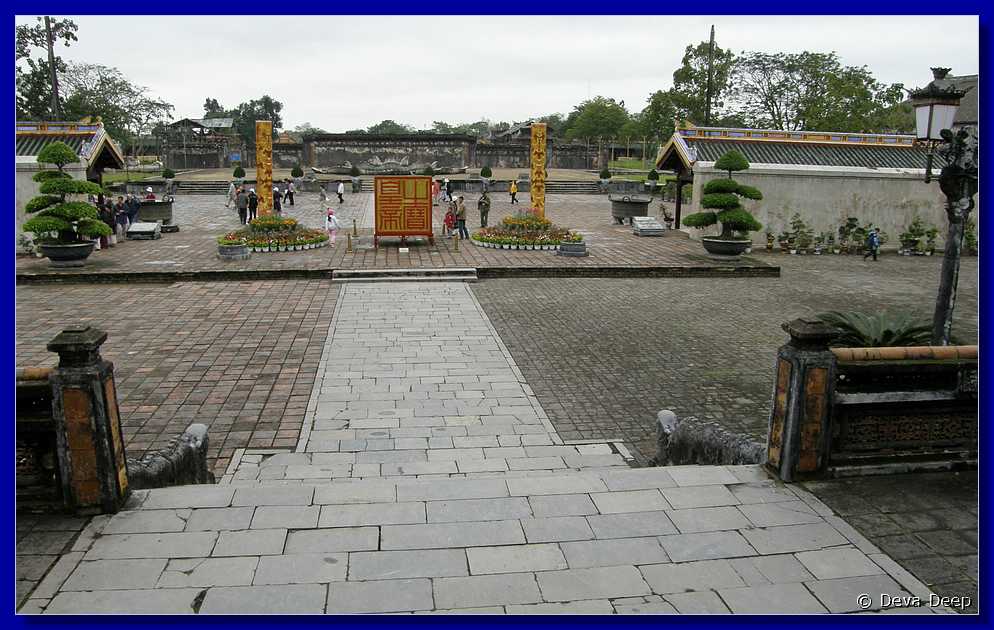 Hue Forbidden Purple City Thai Hoa palace backside--088