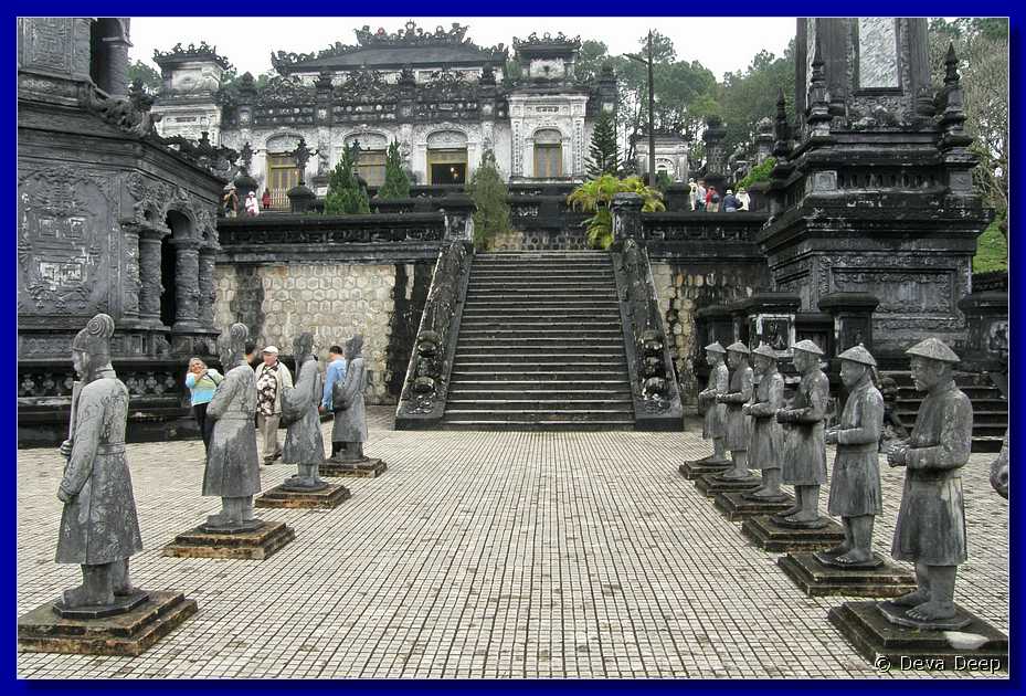 Hue Kai Dinh Tomb-053