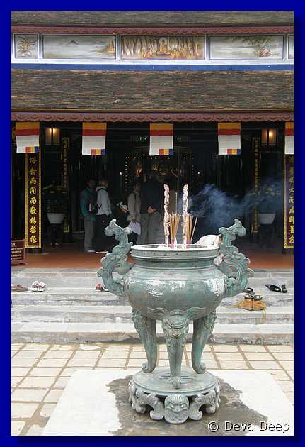 Hue Thien Mu Pagoda-060
