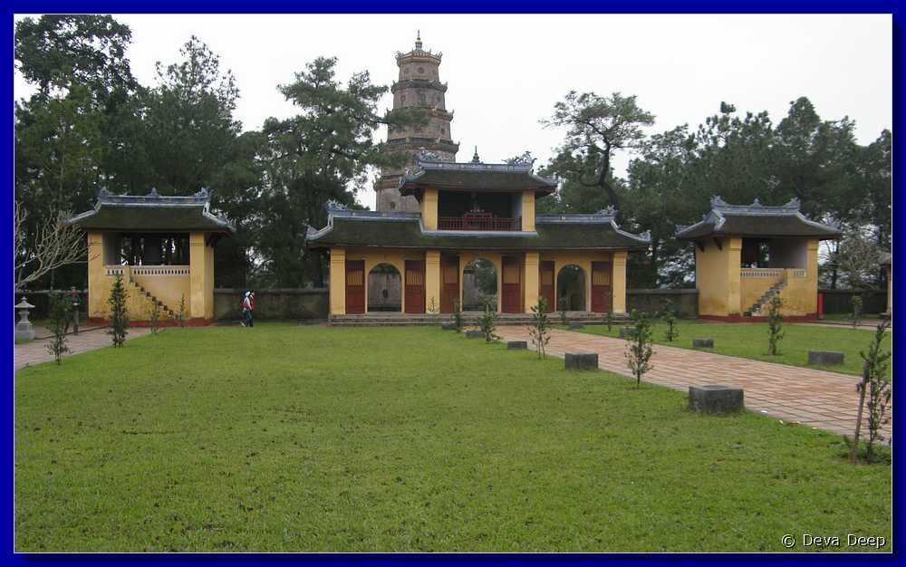 Hue Thien Mu Pagoda-065