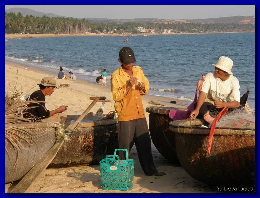 Mui Ne Round fishing boats-002