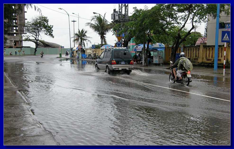 Nha Trang Rainy street-001