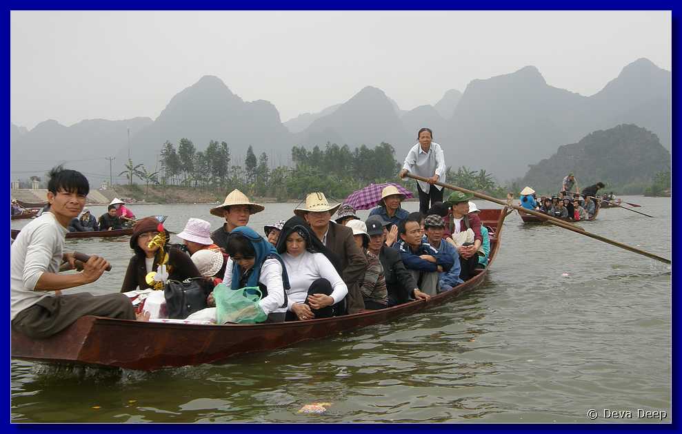 Perfume pagoda Boats on river-105