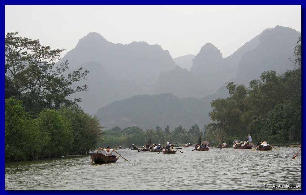 Perfume pagoda Boats on river-107