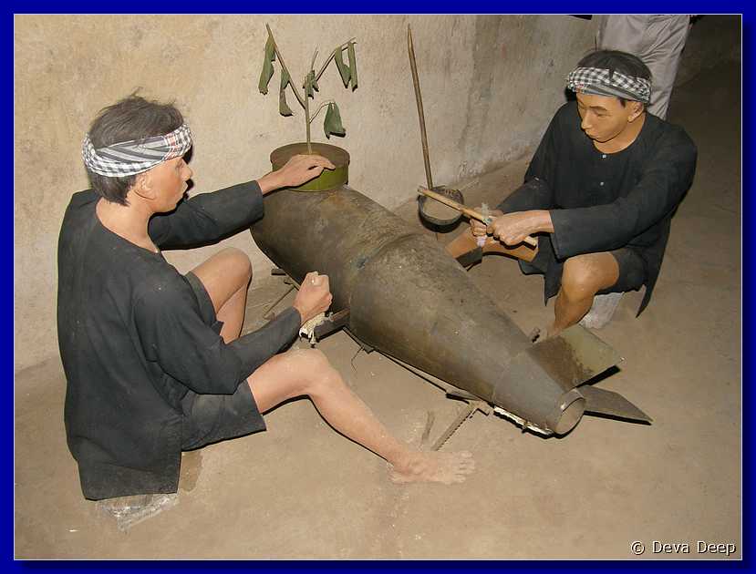 Cu Chi tunnels Making mines from US bombs-60