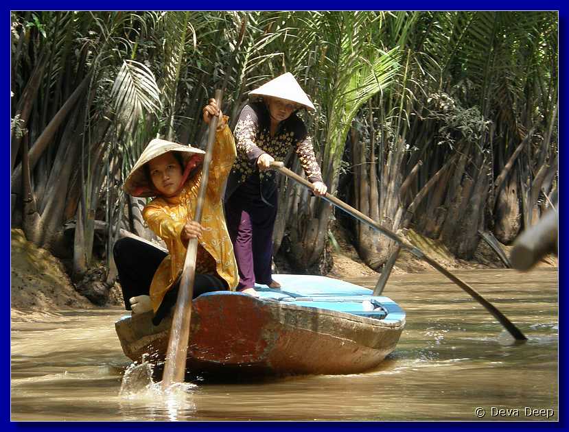 Mekong Delta Women rowing-68