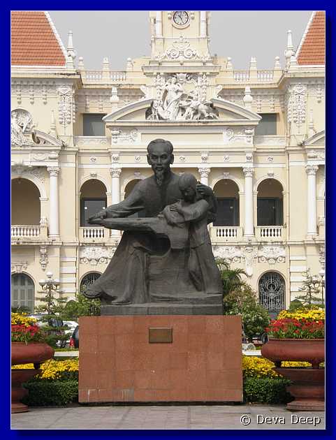 Saigon statue-026